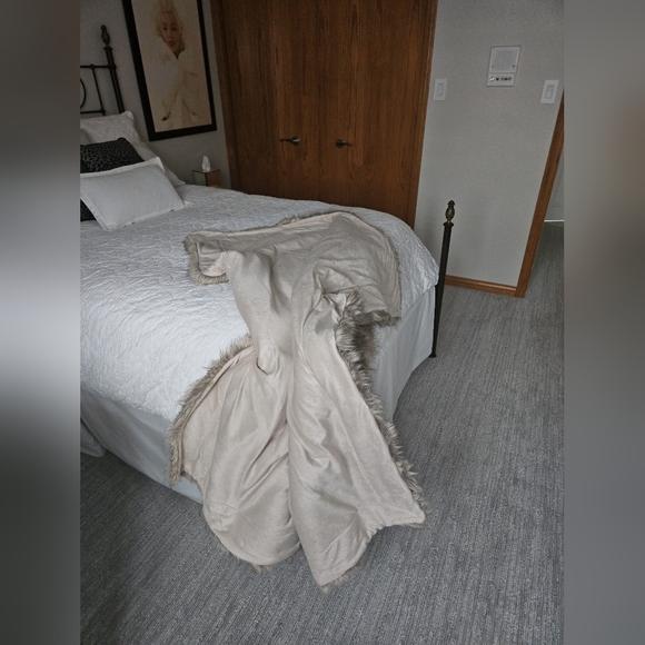 Blanket throw -Faux fur - Picture 3 of 3
